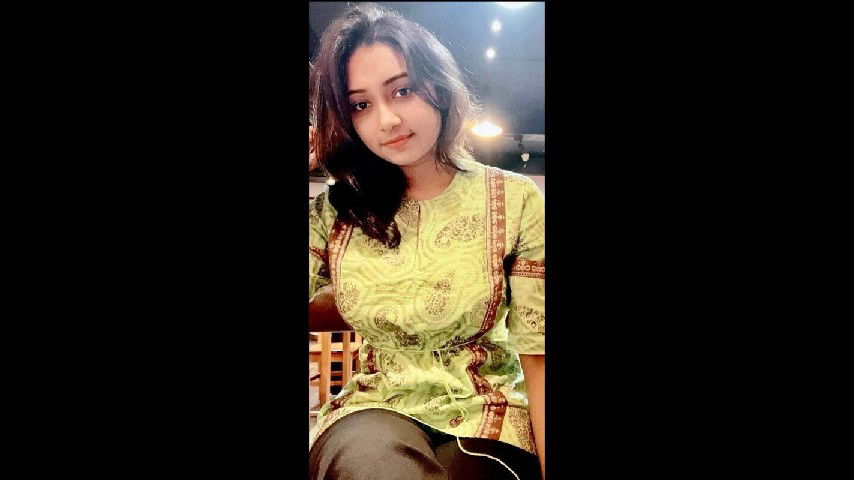 Desi Sexy Girl Showing