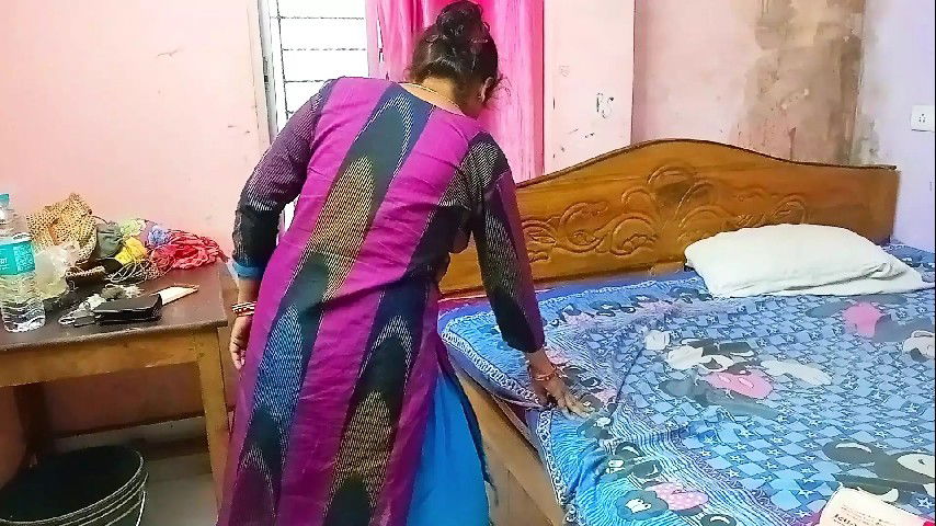 I fuck my stepmom while my stepsister is not the room – desi tumpa