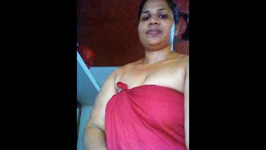 Mallu Aunty Massaging Body