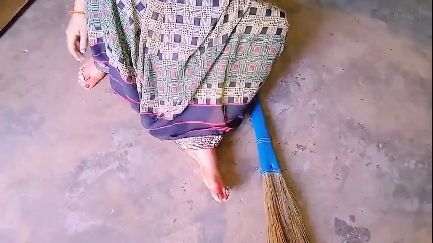 Indian Aunty boom with broom