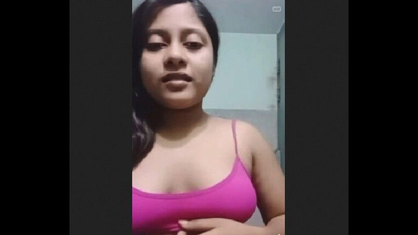 Cute Bangladeshi Girl Shows her Boobs