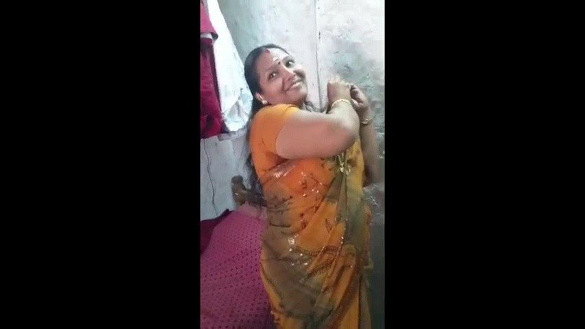 anjali mallu chubby saree aunty stripping in front of lover â€“ Mydesi.net
