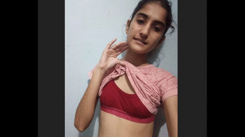 Desi cutie showing tits