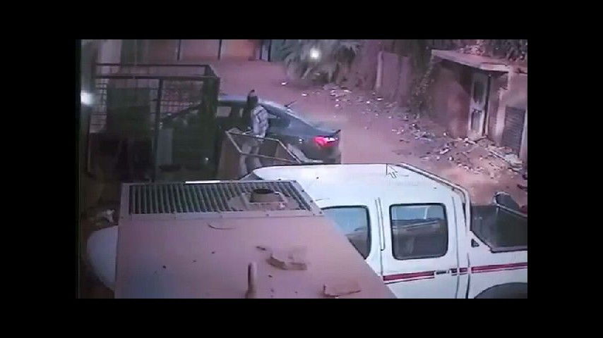 Quickly fucking on street,caught in cctv