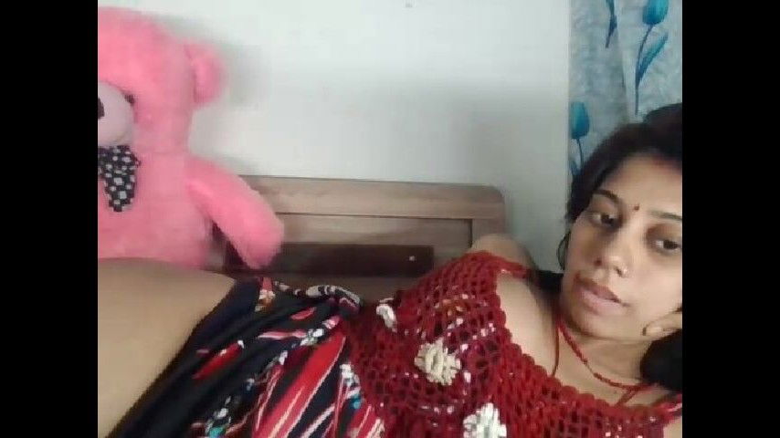 Sunny Bhabi Showing Boobs on Chaturbate Live