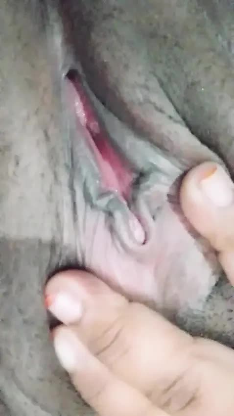 Bangladeshi wife exposed her full body