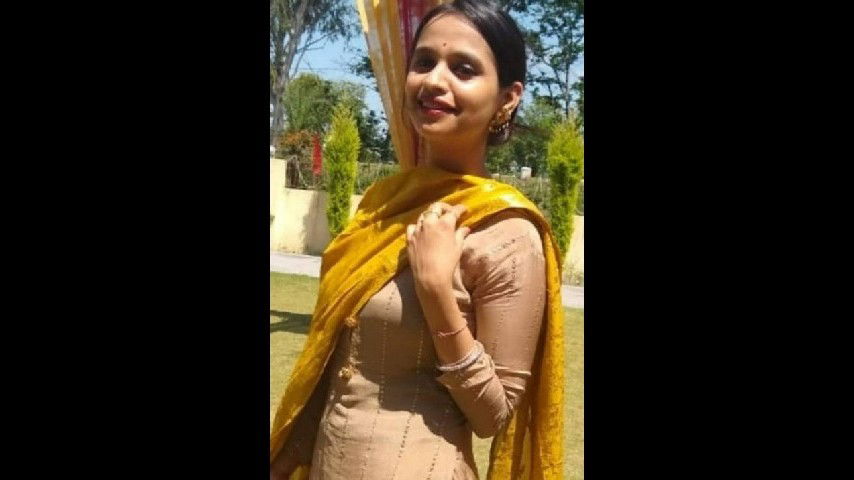 Beautiful Punjabi Girl Most Demanded Viral Stuff Gets Captured by her Boyfriend