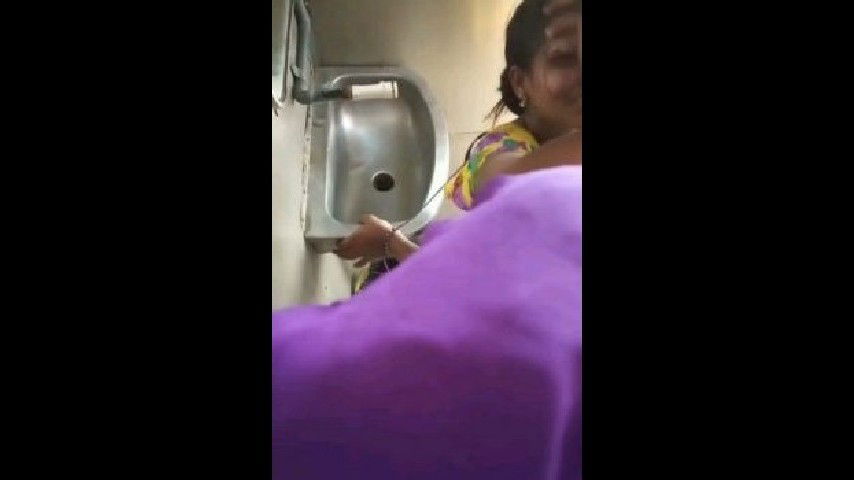 Naughty Young Bihari Couple Fucking in Train Toilet Secretly Recorded